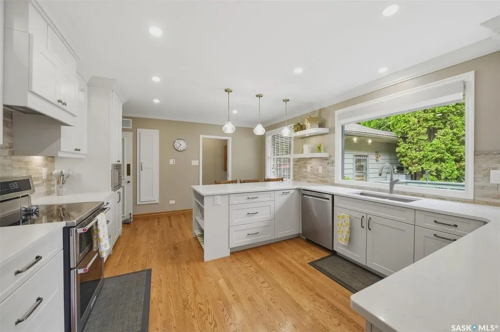 201 Garrison Crescent Saskatoon SK S7H 2Z7