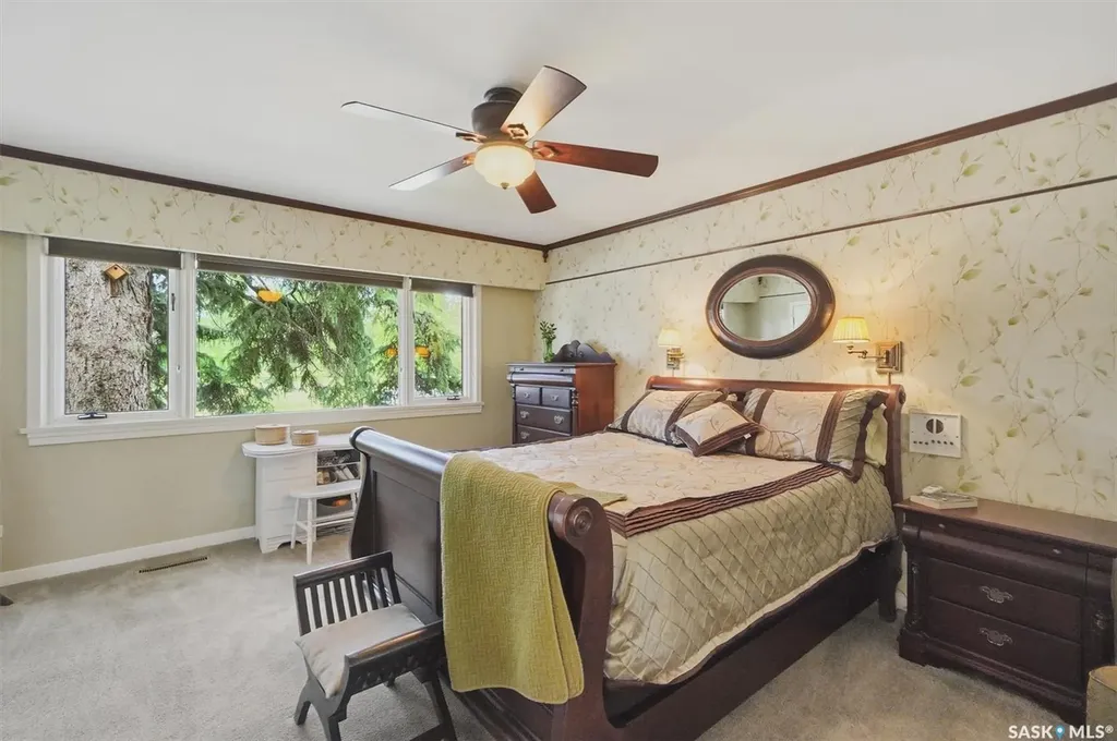 201 Garrison Crescent Saskatoon SK S7H 2Z7