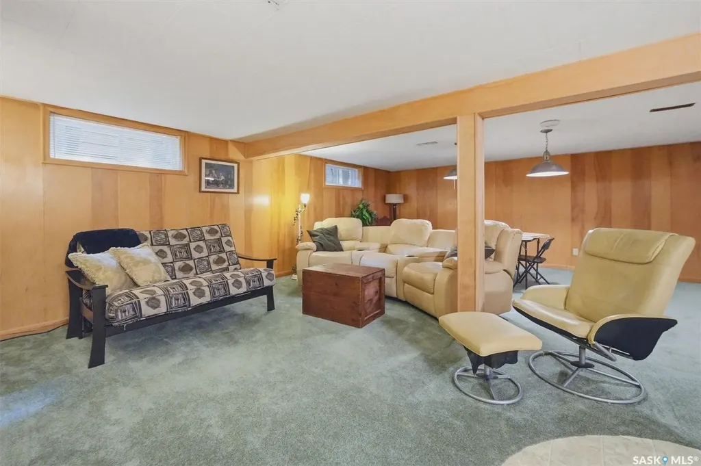 201 Garrison Crescent Saskatoon SK S7H 2Z7
