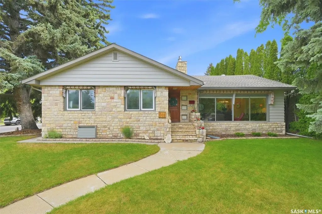 201 Garrison Crescent Saskatoon SK S7H 2Z7