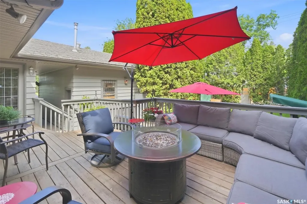 201 Garrison Crescent Saskatoon SK S7H 2Z7