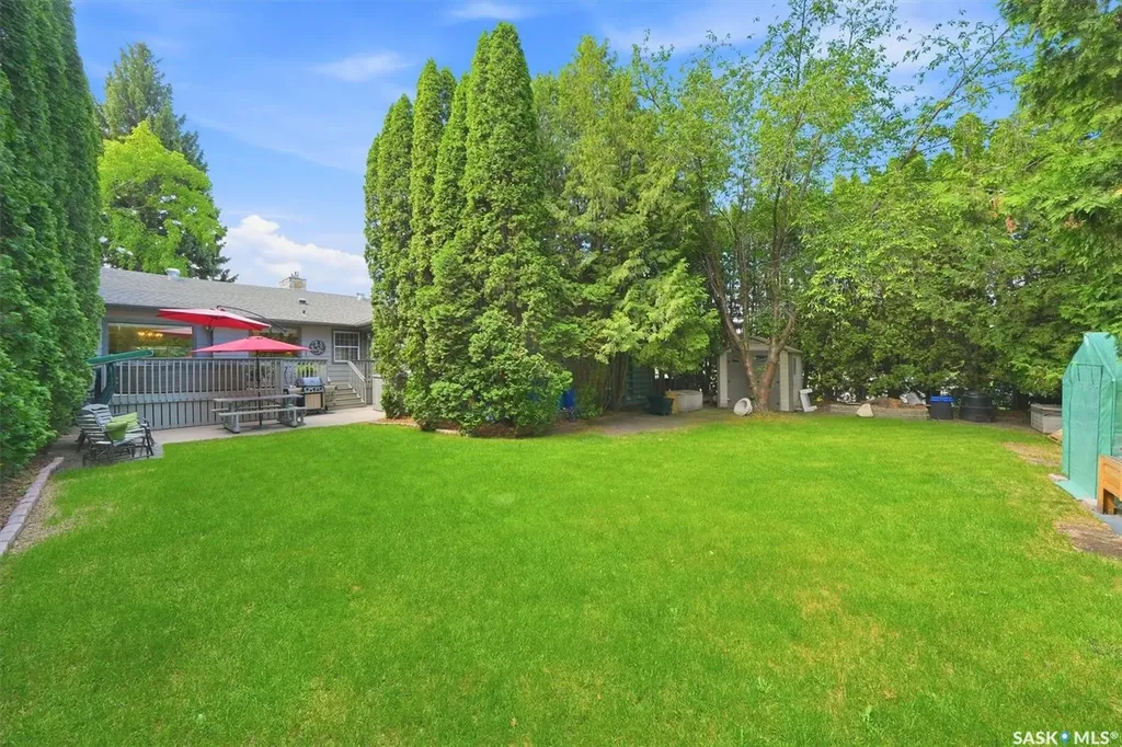 201 Garrison Crescent Saskatoon SK S7H 2Z7