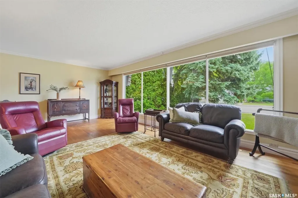 201 Garrison Crescent Saskatoon SK S7H 2Z7
