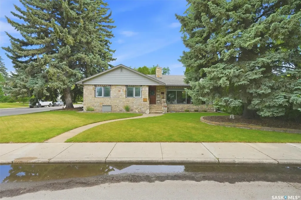 201 Garrison Crescent Saskatoon SK S7H 2Z7