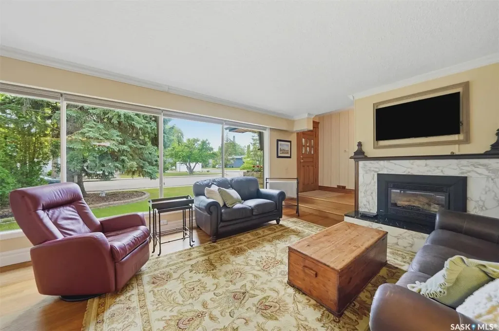 201 Garrison Crescent Saskatoon SK S7H 2Z7