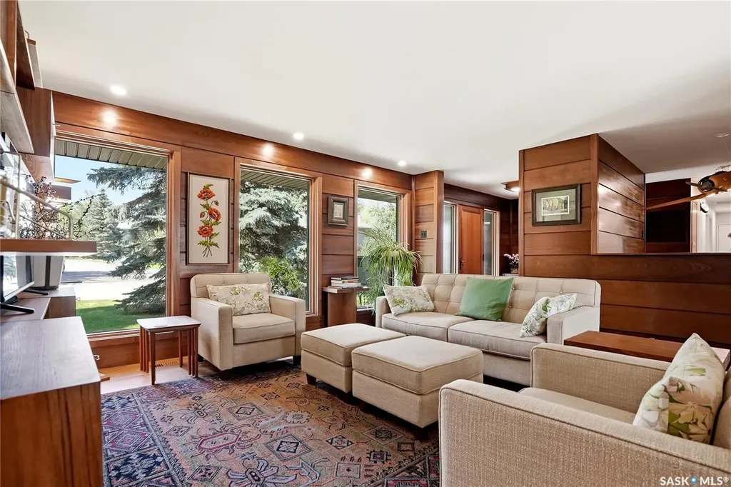 727 Tobin Terrace Saskatoon SK S7K 4P4