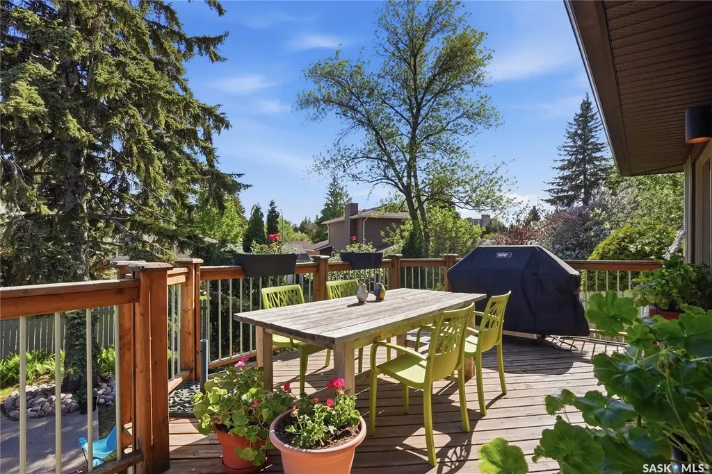 727 Tobin Terrace Saskatoon SK S7K 4P4