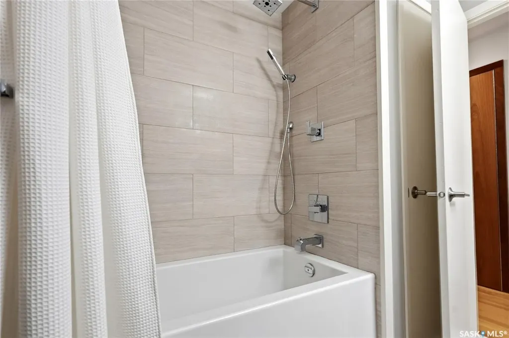 727 Tobin Terrace Saskatoon SK S7K 4P4