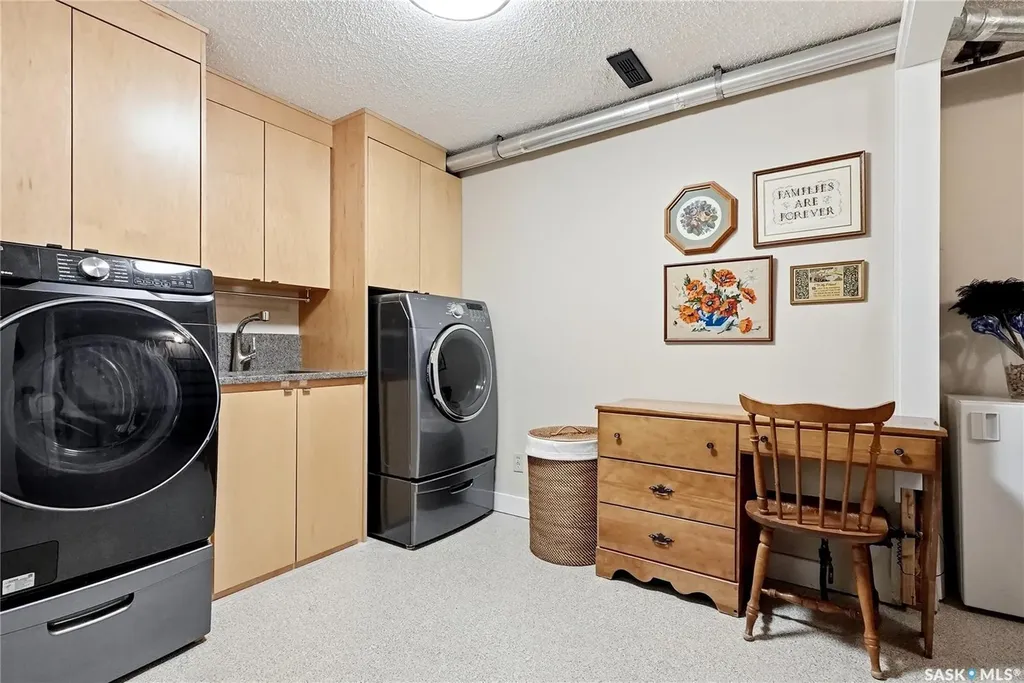 727 Tobin Terrace Saskatoon SK S7K 4P4