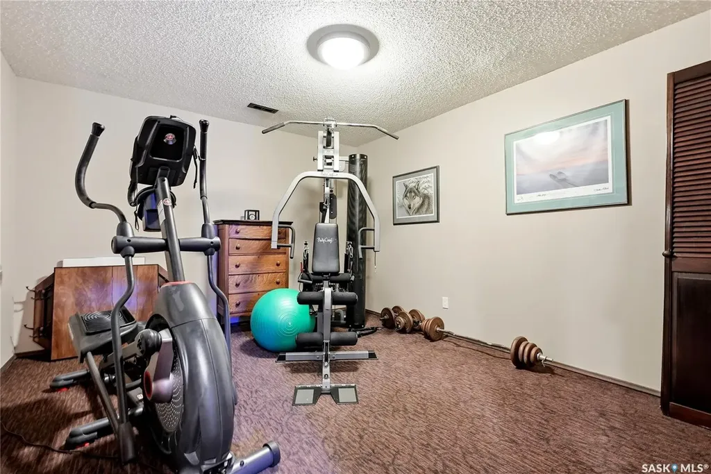 727 Tobin Terrace Saskatoon SK S7K 4P4
