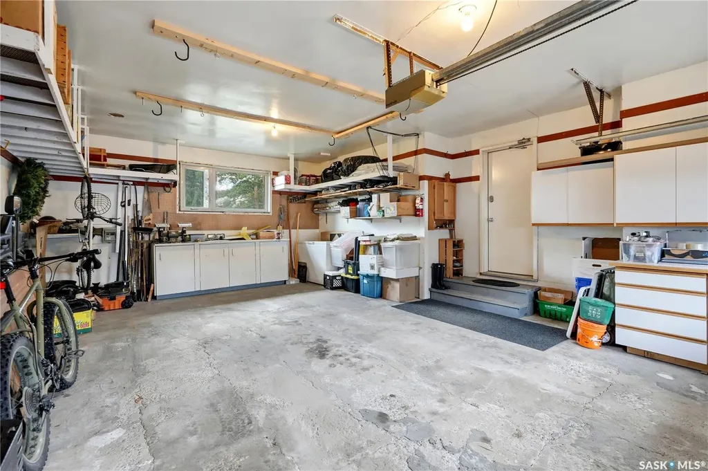 727 Tobin Terrace Saskatoon SK S7K 4P4