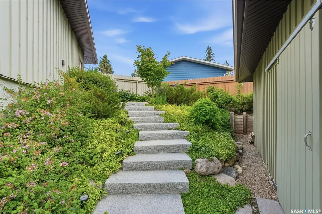 727 Tobin Terrace Saskatoon SK S7K 4P4