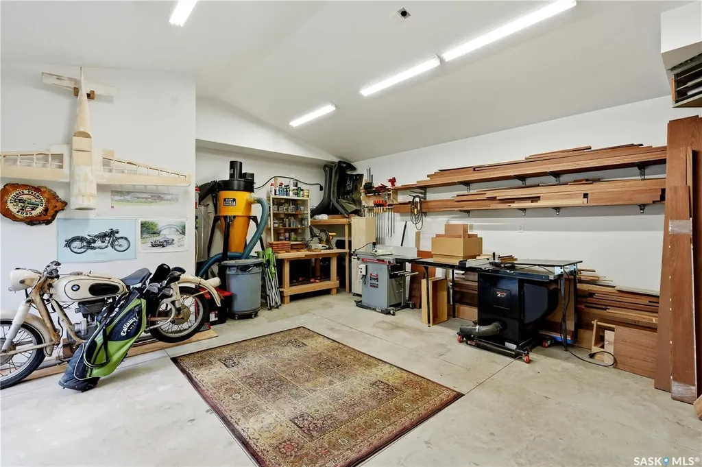 727 Tobin Terrace Saskatoon SK S7K 4P4