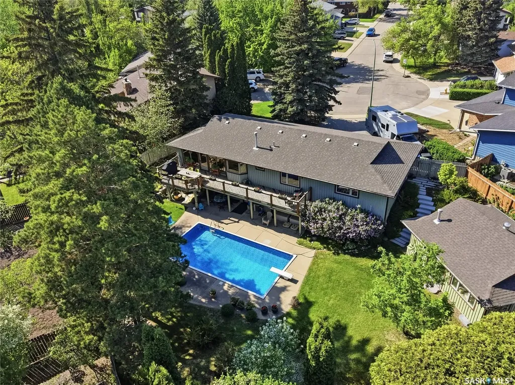 727 Tobin Terrace Saskatoon SK S7K 4P4