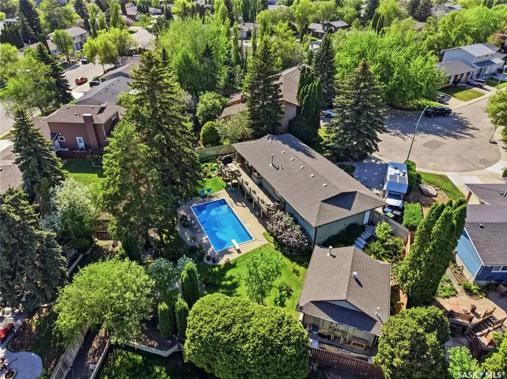 727 Tobin Terrace Saskatoon SK S7K 4P4