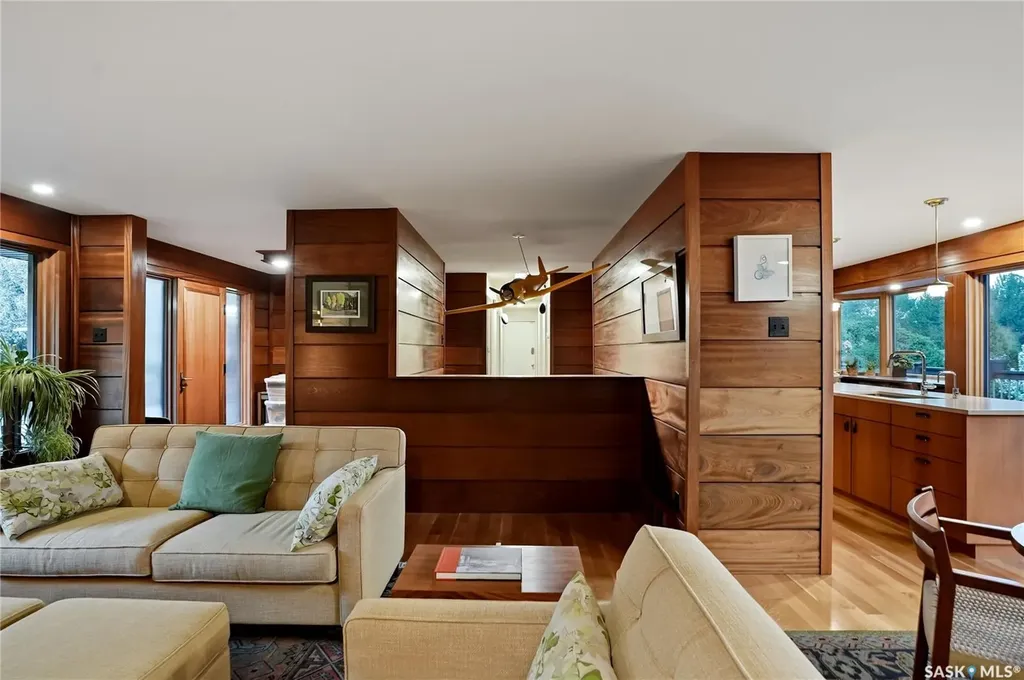 727 Tobin Terrace Saskatoon SK S7K 4P4