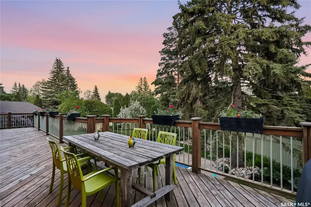727 Tobin Terrace Saskatoon SK S7K 4P4