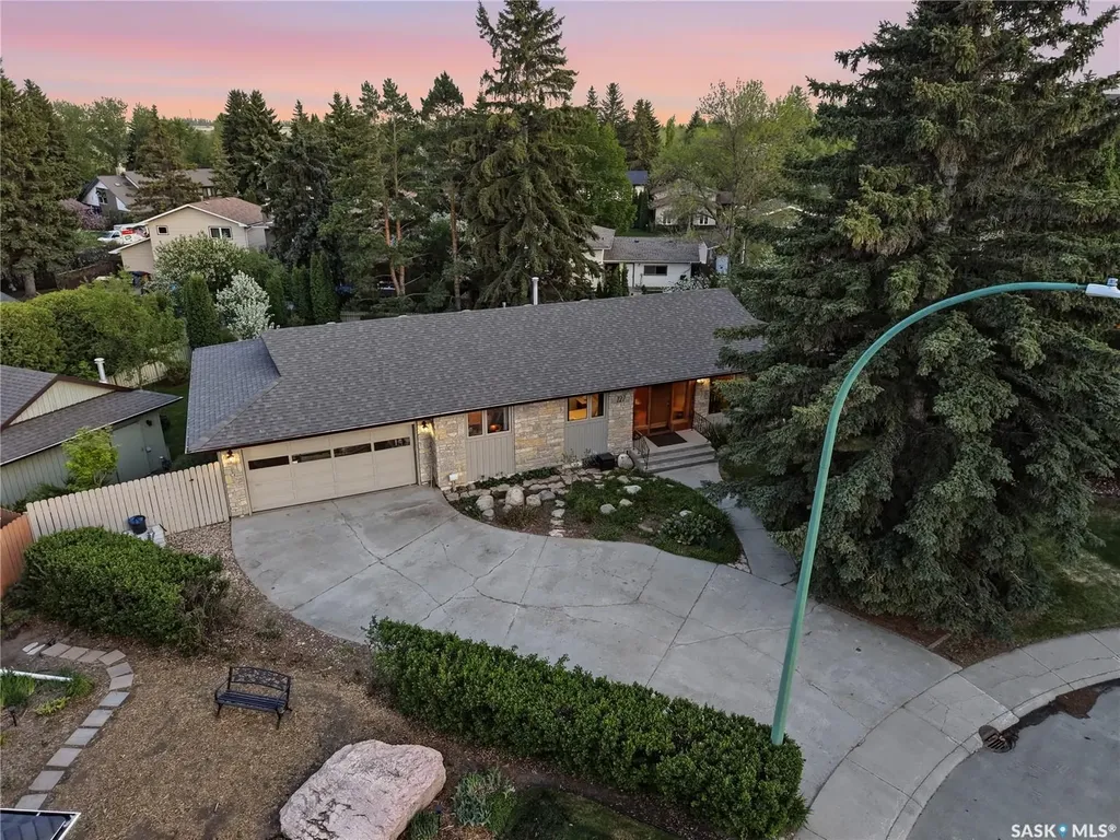 727 Tobin Terrace Saskatoon SK S7K 4P4