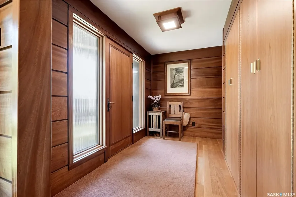 727 Tobin Terrace Saskatoon SK S7K 4P4