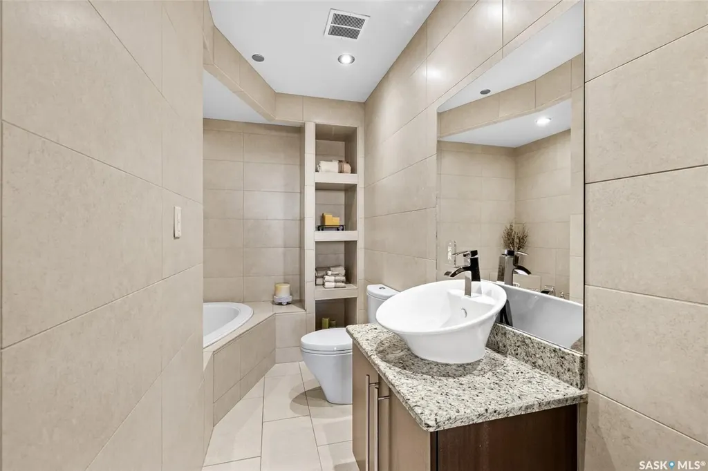 1914 Hamilton Street Regina SK S4P 3N6