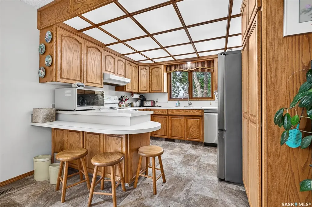1343 Stadacona Street W Moose Jaw SK S6H 6L4