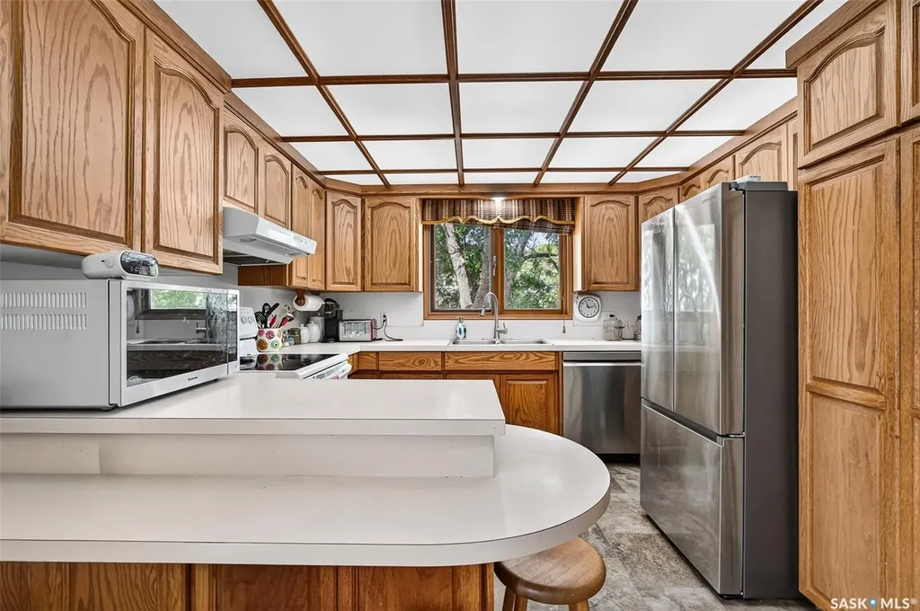1343 Stadacona Street W Moose Jaw SK S6H 6L4