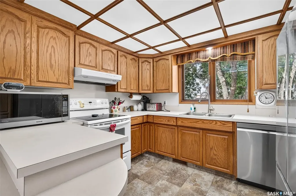 1343 Stadacona Street W Moose Jaw SK S6H 6L4