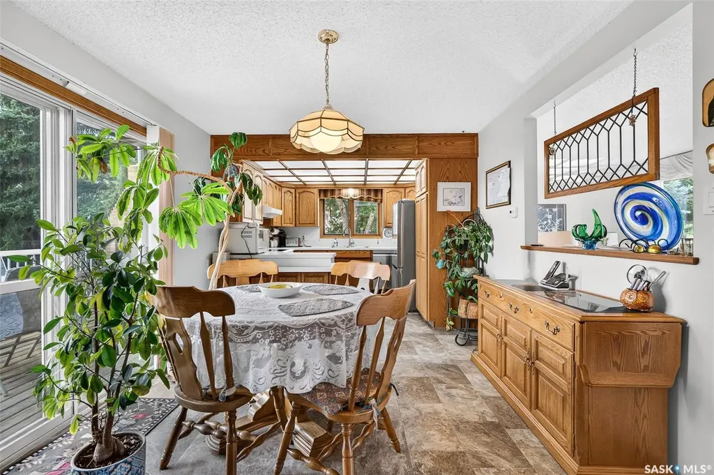 1343 Stadacona Street W Moose Jaw SK S6H 6L4