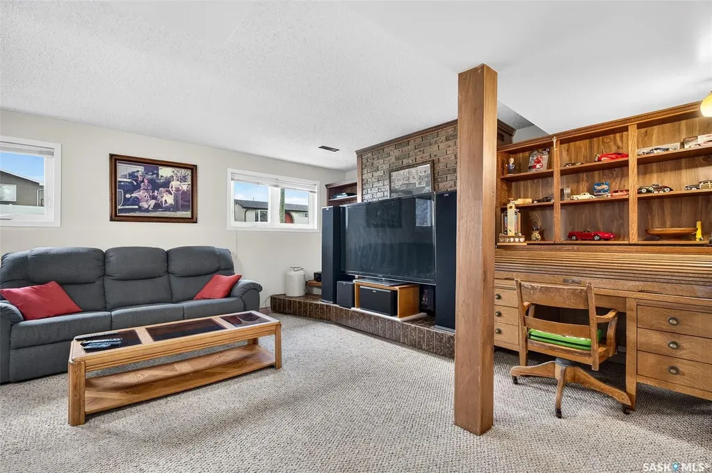 1343 Stadacona Street W Moose Jaw SK S6H 6L4
