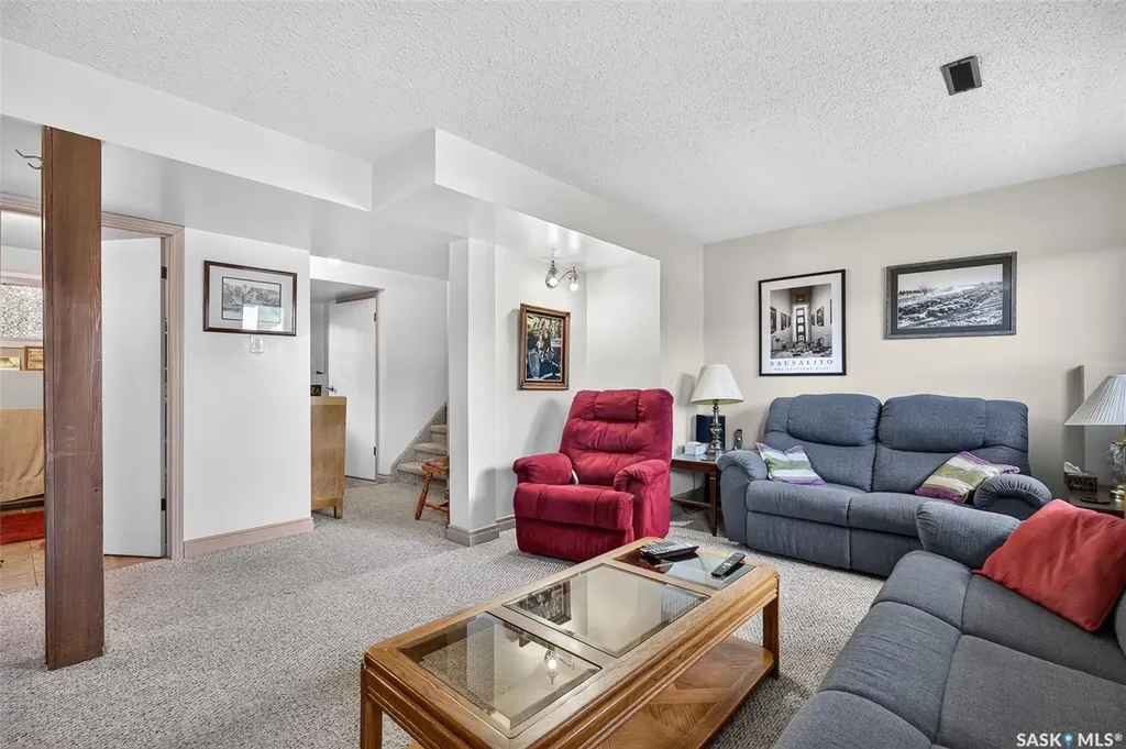 1343 Stadacona Street W Moose Jaw SK S6H 6L4
