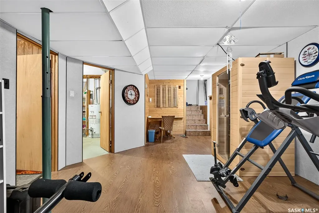 1343 Stadacona Street W Moose Jaw SK S6H 6L4
