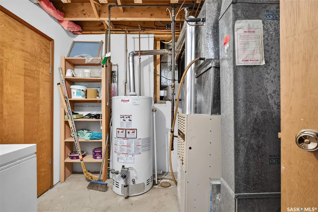 1343 Stadacona Street W Moose Jaw SK S6H 6L4