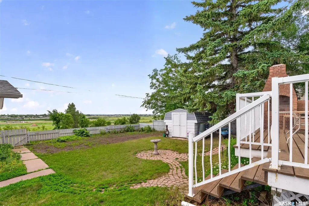1343 Stadacona Street W Moose Jaw SK S6H 6L4