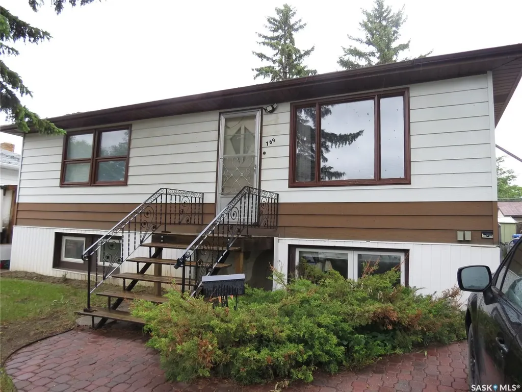 769 Queen Street Regina SK S4T 4A4