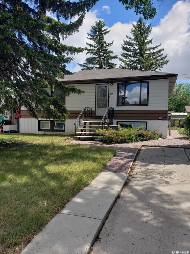 769 Queen Street Regina SK S4T 4A4