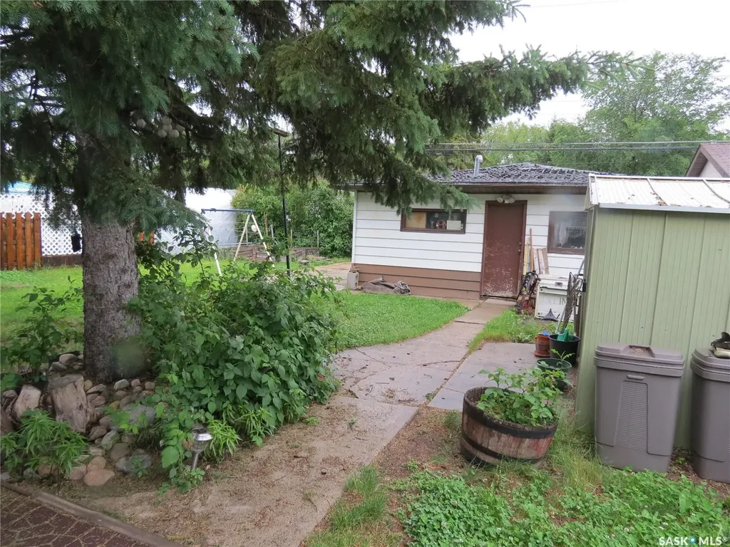 769 Queen Street Regina SK S4T 4A4