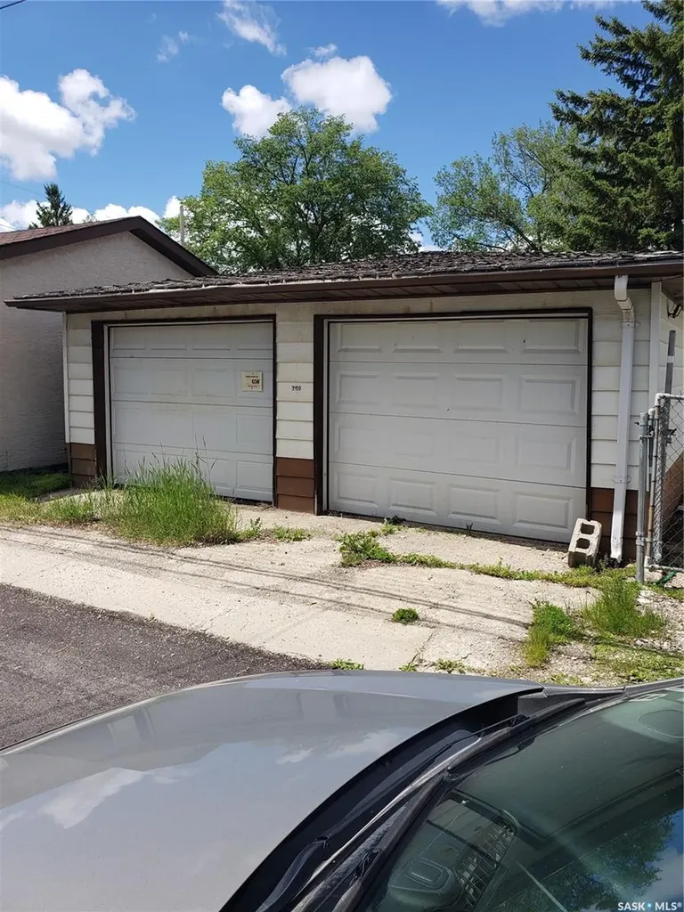 769 Queen Street Regina SK S4T 4A4