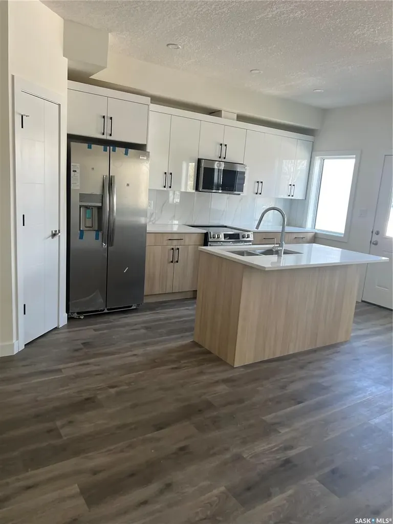 4513 Green Brooks Way E Regina SK S4V 3K5