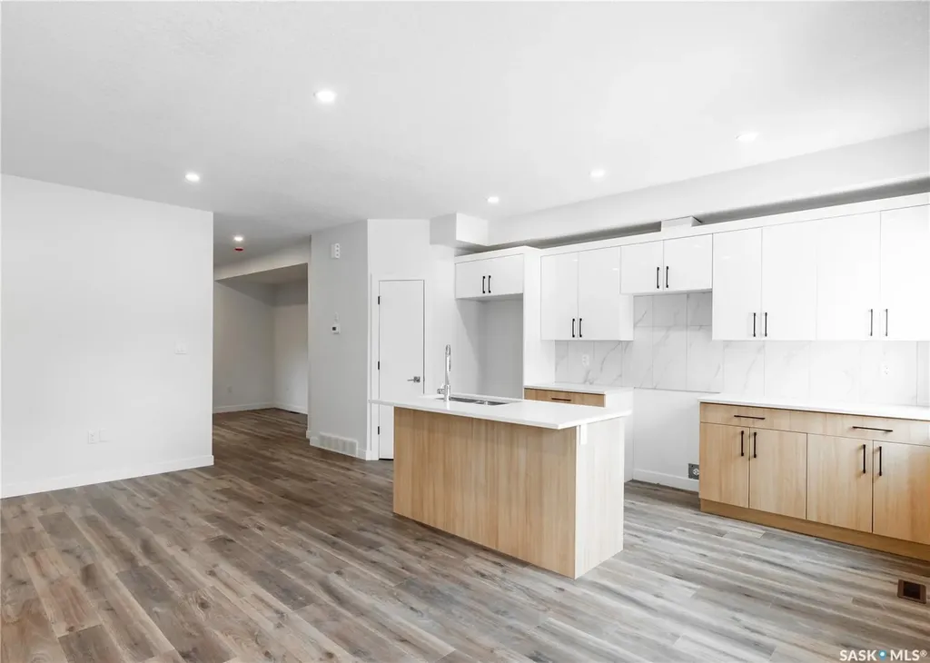 4513 Green Brooks Way E Regina SK S4V 3K5