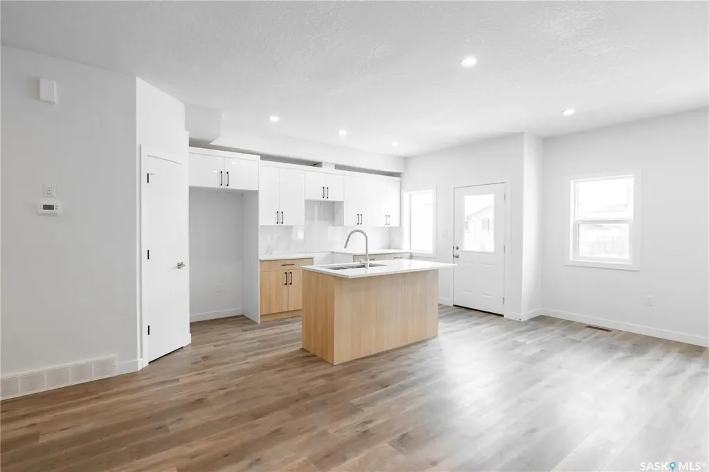 4513 Green Brooks Way E Regina SK S4V 3K5