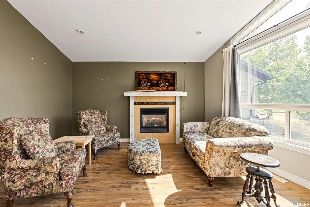 3 Poplar Street Grandview Beach SK S0G 1C0