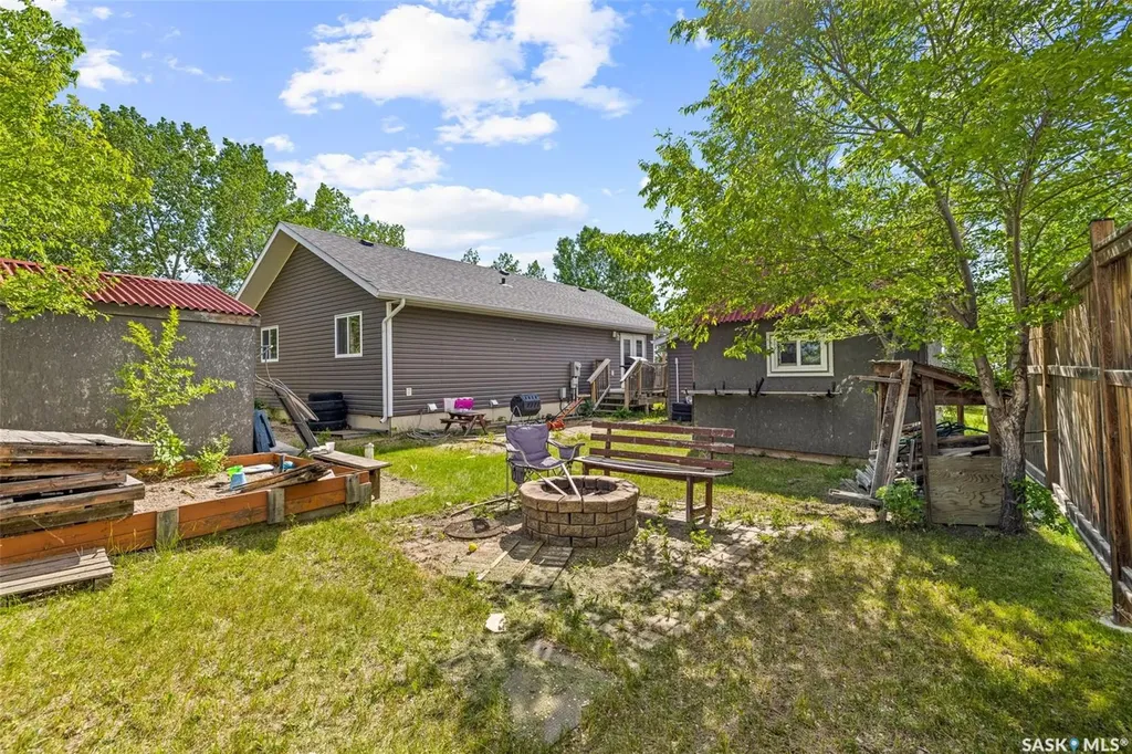 3 Poplar Street Grandview Beach SK S0G 1C0