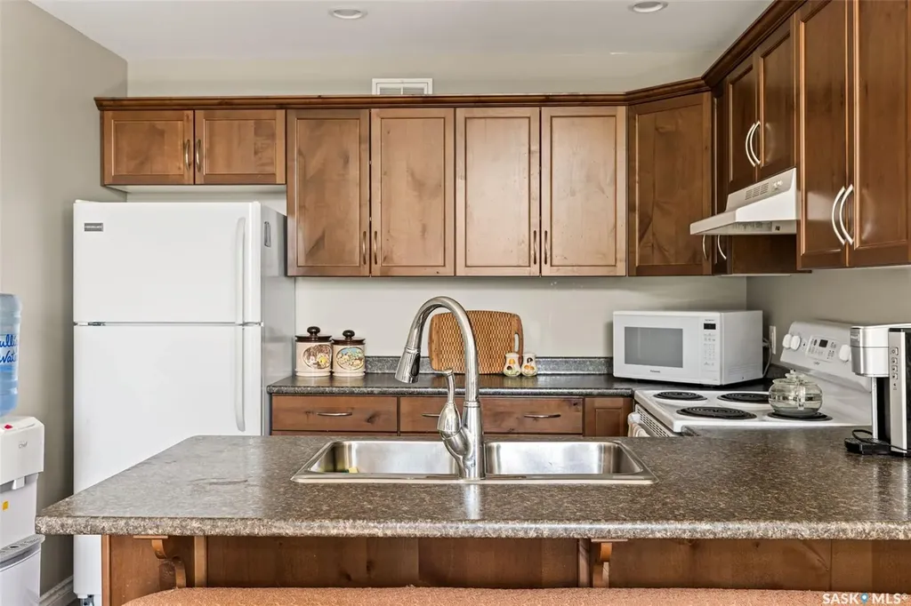 3 Poplar Street Grandview Beach SK S0G 1C0