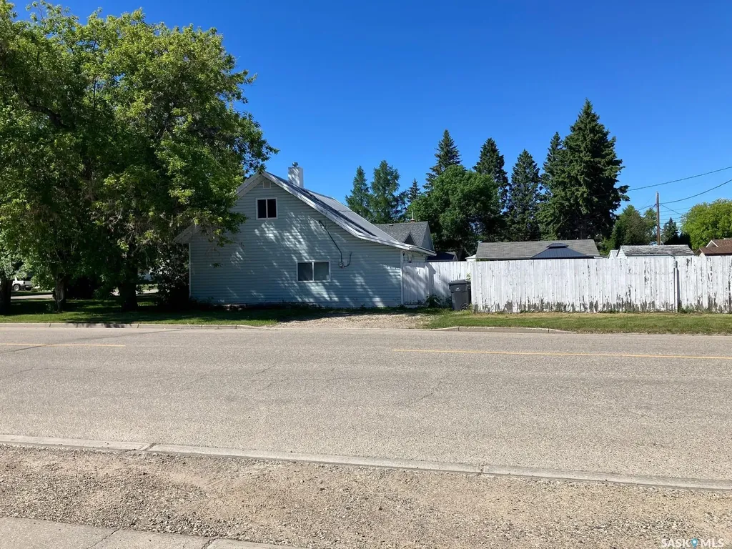 911 1st Street W Nipawin SK S0E 1E0