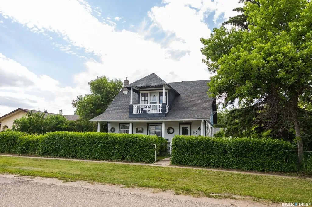 307 Lonsdale Street Luseland SK S0L 2A0