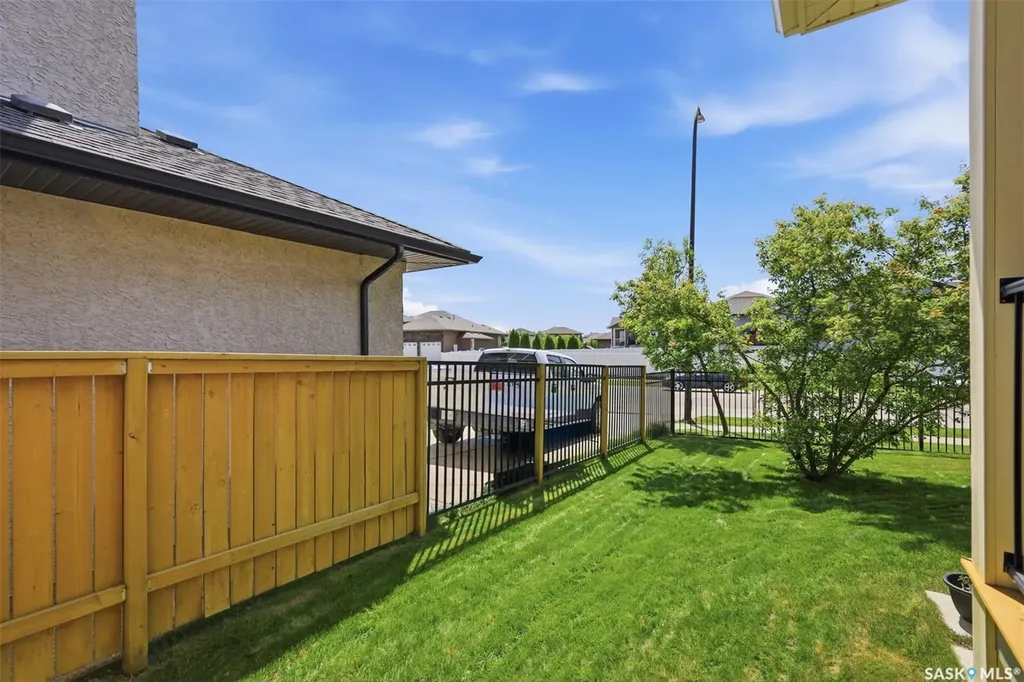 1550 Paton Crescent Saskatoon SK S7T 0J1