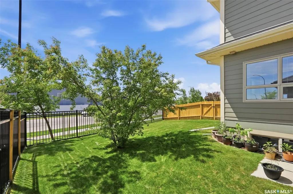1550 Paton Crescent Saskatoon SK S7T 0J1