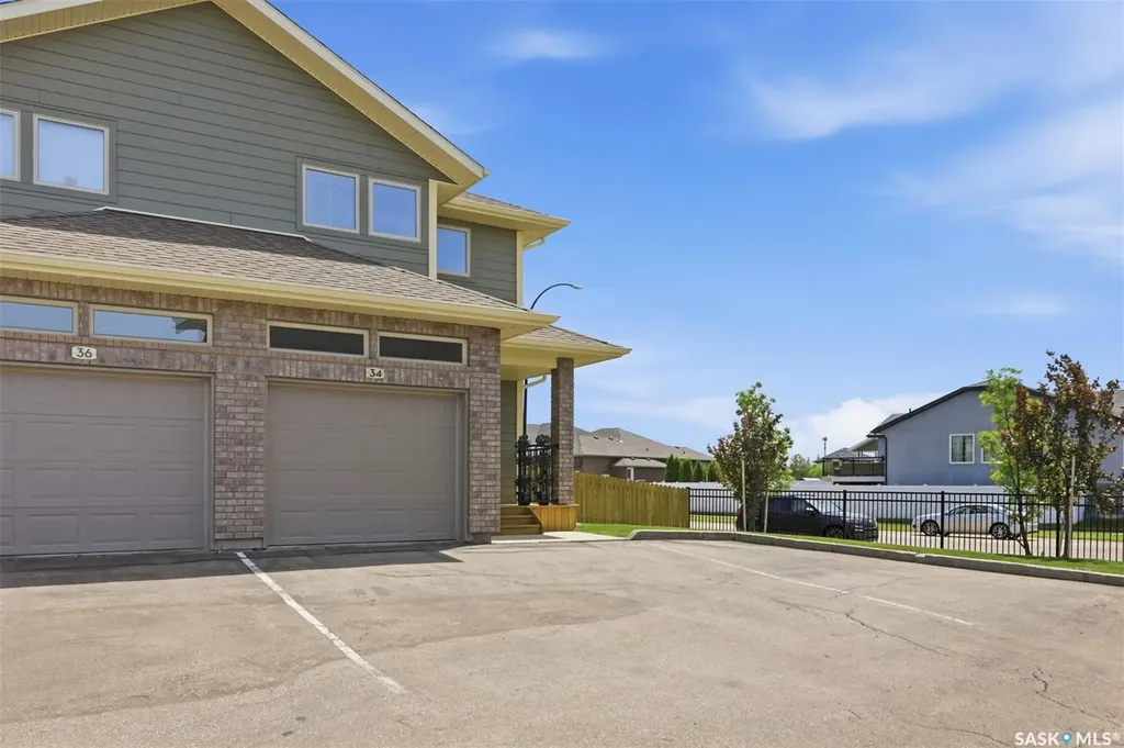 1550 Paton Crescent Saskatoon SK S7T 0J1