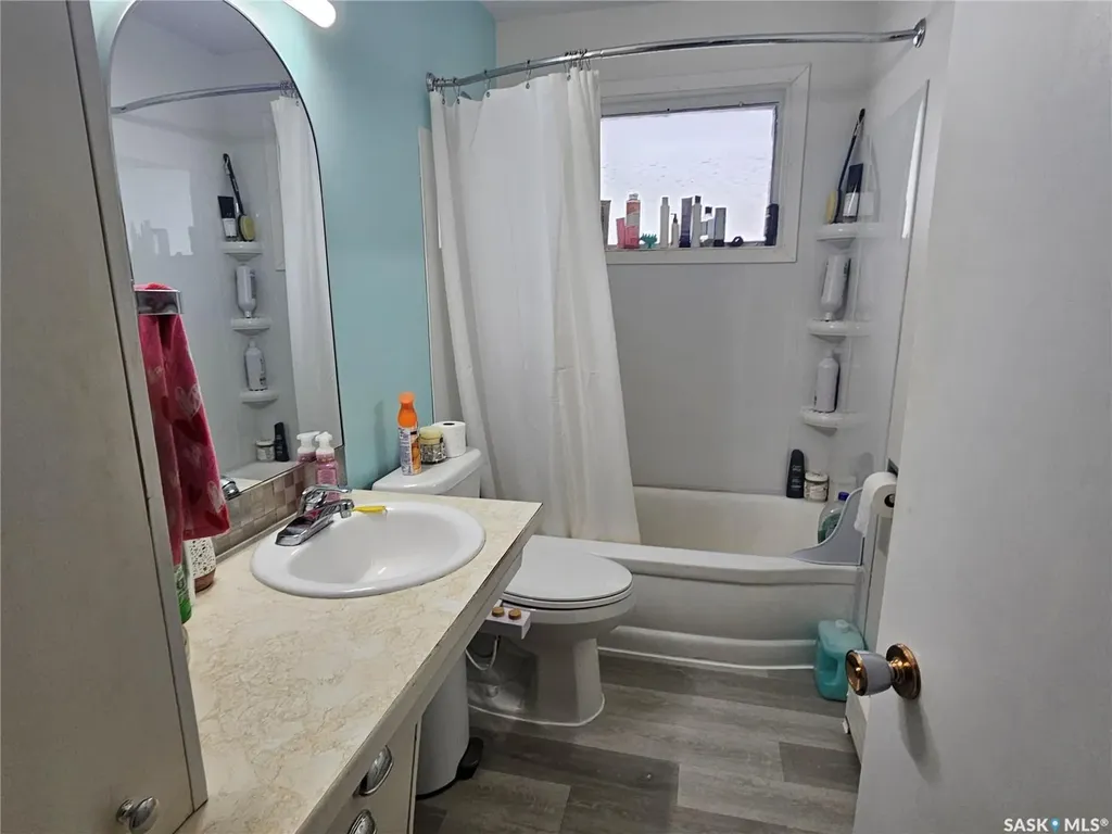 1290 Wolfe Avenue Moose Jaw SK S6H 1K2