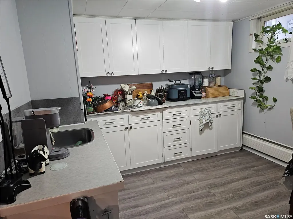 1290 Wolfe Avenue Moose Jaw SK S6H 1K2